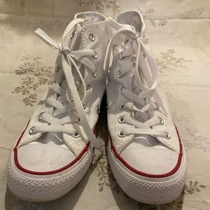 Like-new white Converse high tops